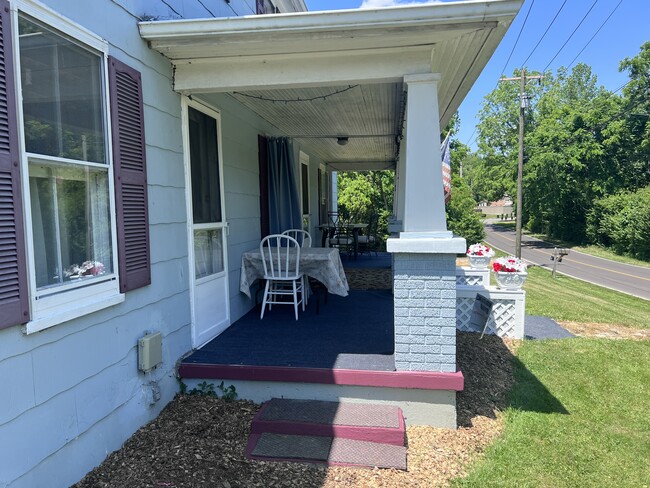668 Brooklyn Ave, Unit Old Milford Near 2 bed