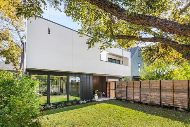 631 Tillery St in Austin, TX - Building Photo - Building Photo
