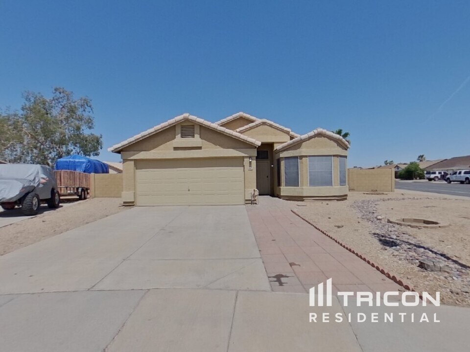 9002 W Palm Ln in Phoenix, AZ - Building Photo