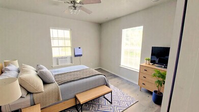 1107 Beech St in Bonham, TX - Foto de edificio - Building Photo