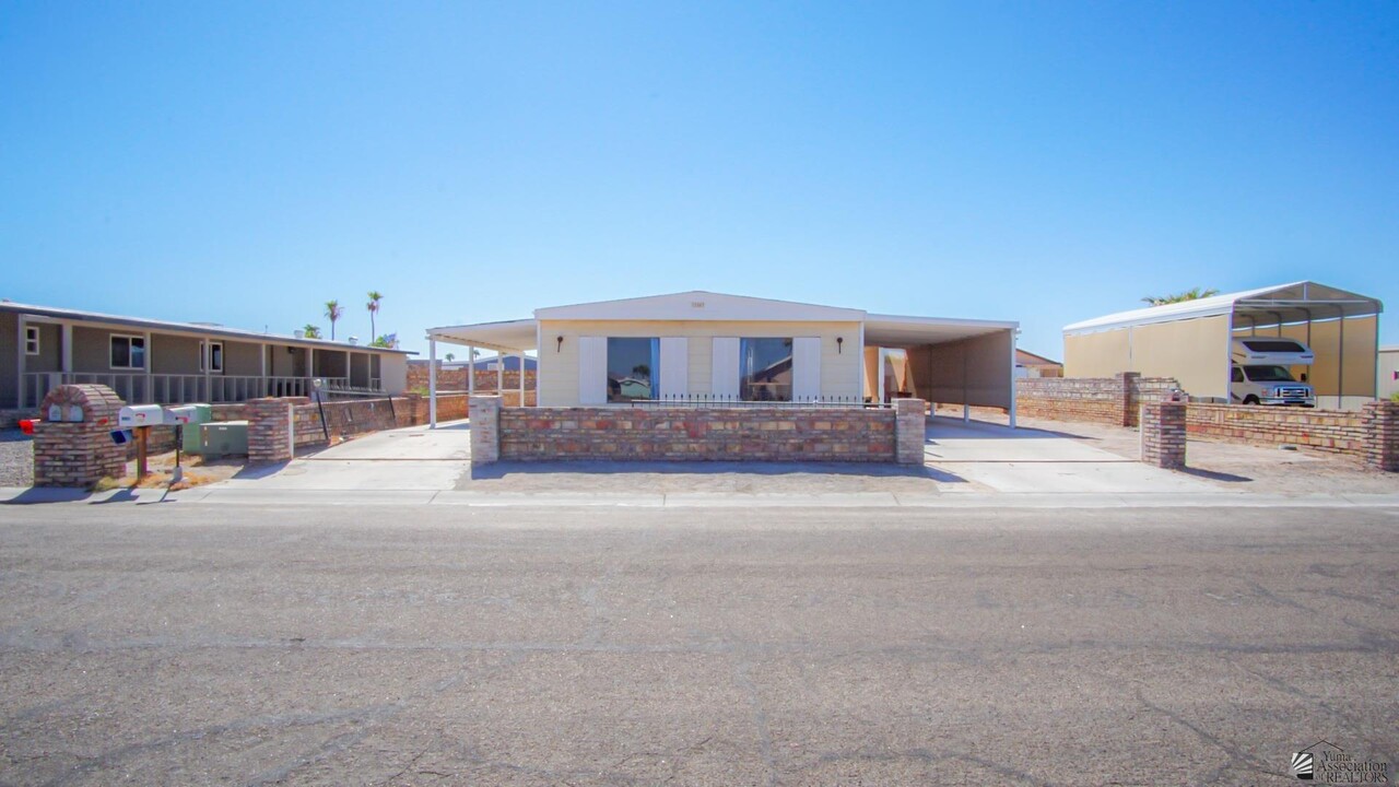 13367 E 51st Pl in Yuma, AZ - Building Photo