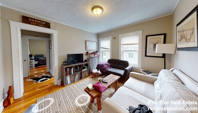 48 South Crescent Circuit, Unit 2 in Boston, MA - Building Photo - Building Photo