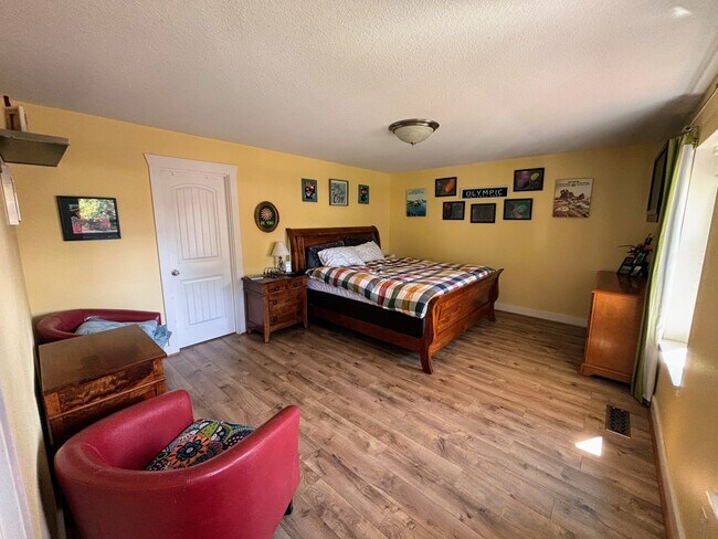 1768 S Dogwood St in Cornelius, OR - Building Photo - Building Photo