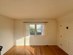 2630 S West View St in Los Angeles, CA - Building Photo - Building Photo