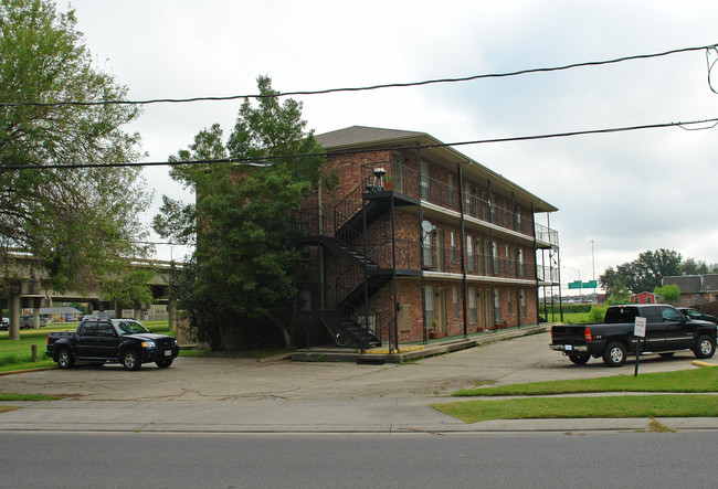 2609 Transcontinental Dr in Metairie, LA - Foto de edificio - Building Photo