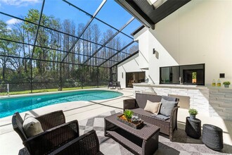 4520 Pine Hollow Dr in Tampa, FL - Building Photo - Building Photo