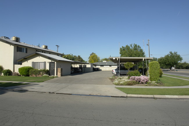 Vista Del Loma Apartments in Fresno, CA - Foto de edificio - Building Photo