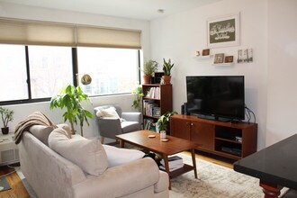 154 Washington Ave-Unit -2F in Brooklyn, NY - Foto de edificio - Building Photo