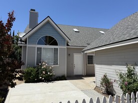 80-84 Brewer St in Templeton, CA - Building Photo