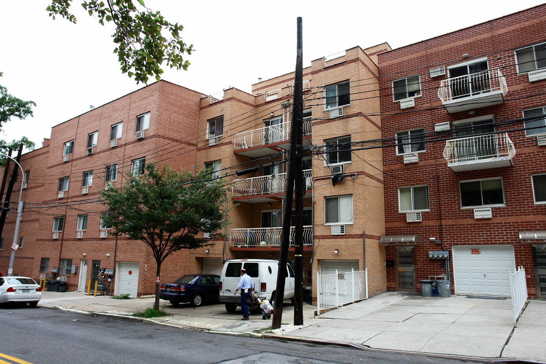 14011-14015 34th Ave in Flushing, NY - Building Photo