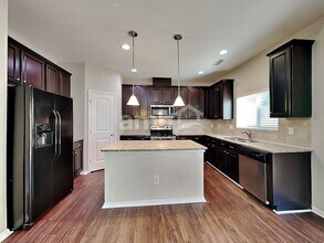 15 Bevington Ct in Clayton, NC - Foto de edificio - Building Photo