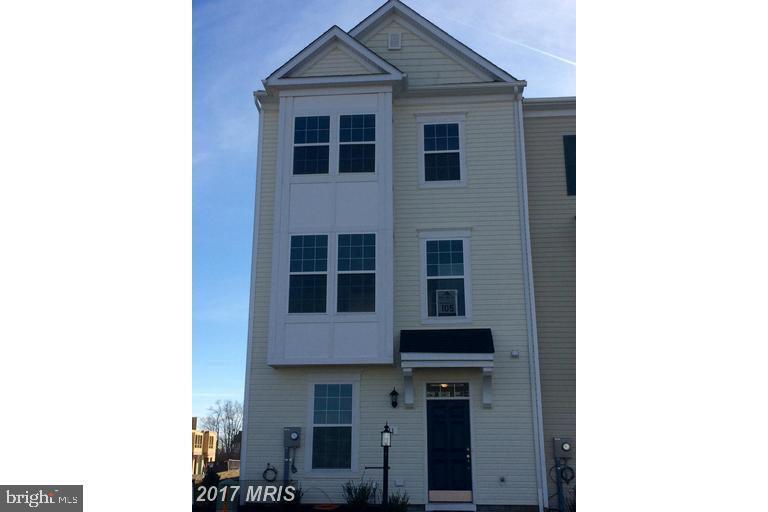11 Britania Ct in Martinsburg, WV - Building Photo
