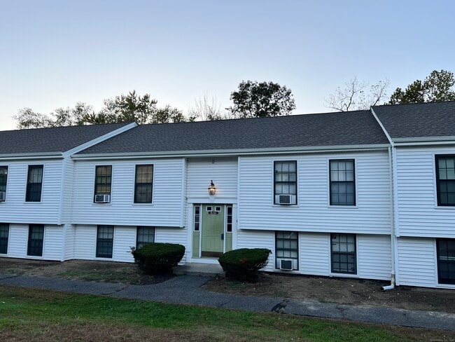property at 61 Aspetuck Vlg