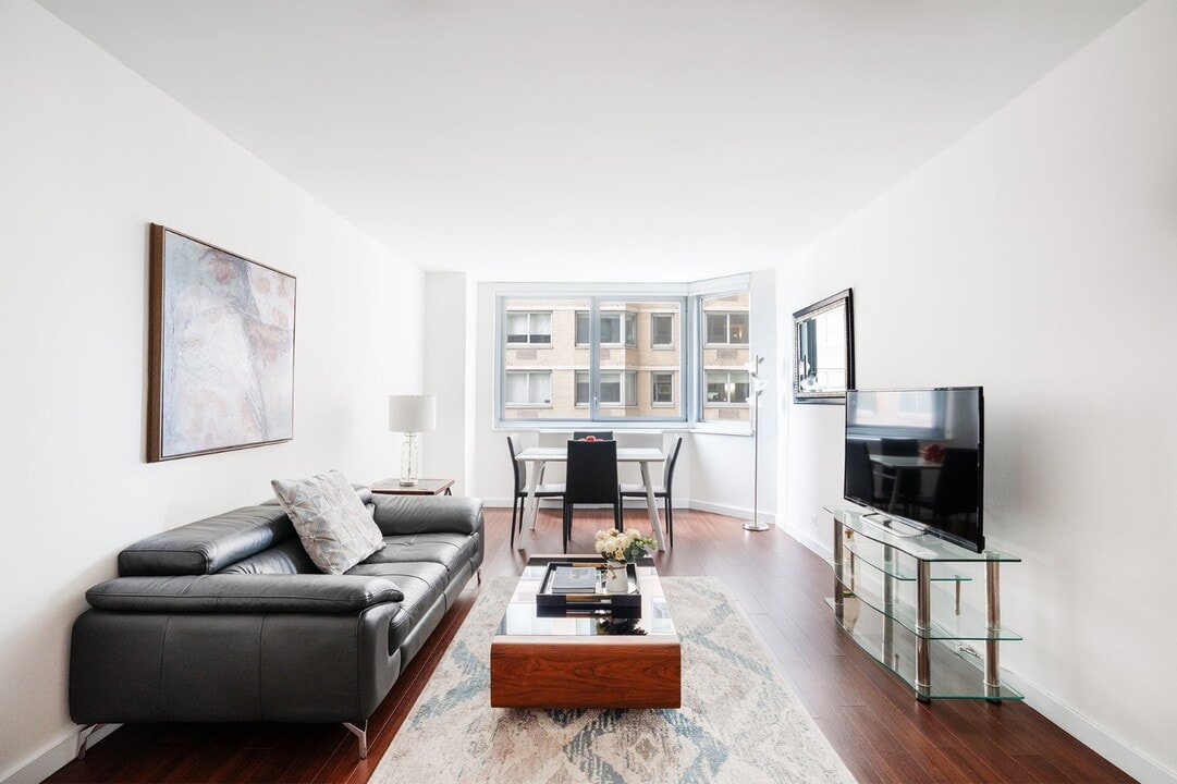 401 E 34th St in New York, NY - Building Photo