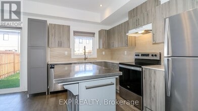16 Haven Ln in Barrie, ON - Building Photo - Building Photo