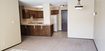 3504 11th Ave N, Unit 4 in Grand Forks, ND - Building Photo