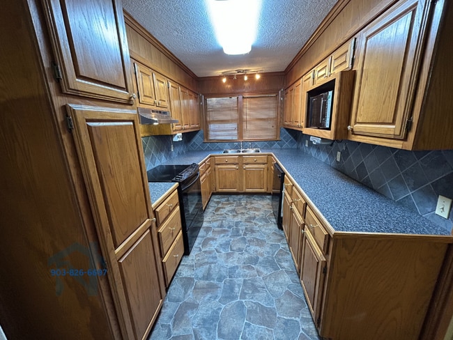 1103 N Kings Hwy in Nash, TX - Building Photo - Building Photo