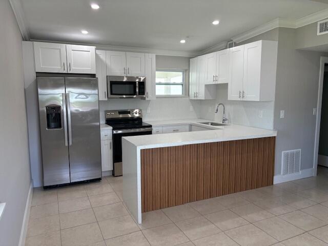 5580 Honeysuckle Dr in West Palm Beach, FL - Building Photo