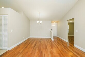 2016 Lori Ann St in Brandon, FL - Building Photo - Building Photo