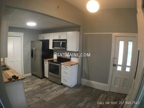 27 Autumn St in Bangor, ME - Building Photo - Building Photo