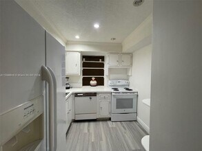 200 177th Dr in Sunny Isles Beach, FL - Building Photo - Building Photo