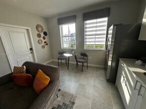 2288 SE 30th St in Homestead, FL - Building Photo - Building Photo