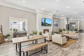 Tides on Commerce in North Las Vegas, NV - Foto de edificio - Building Photo