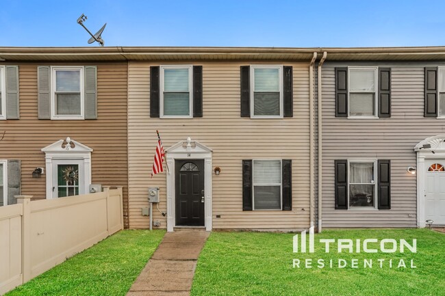 property at 14 Holcumb Ct