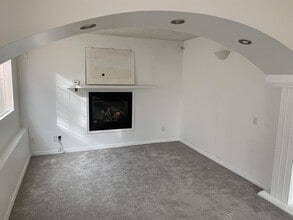 781 Arncote Ave in Victoria, BC - Building Photo - Building Photo
