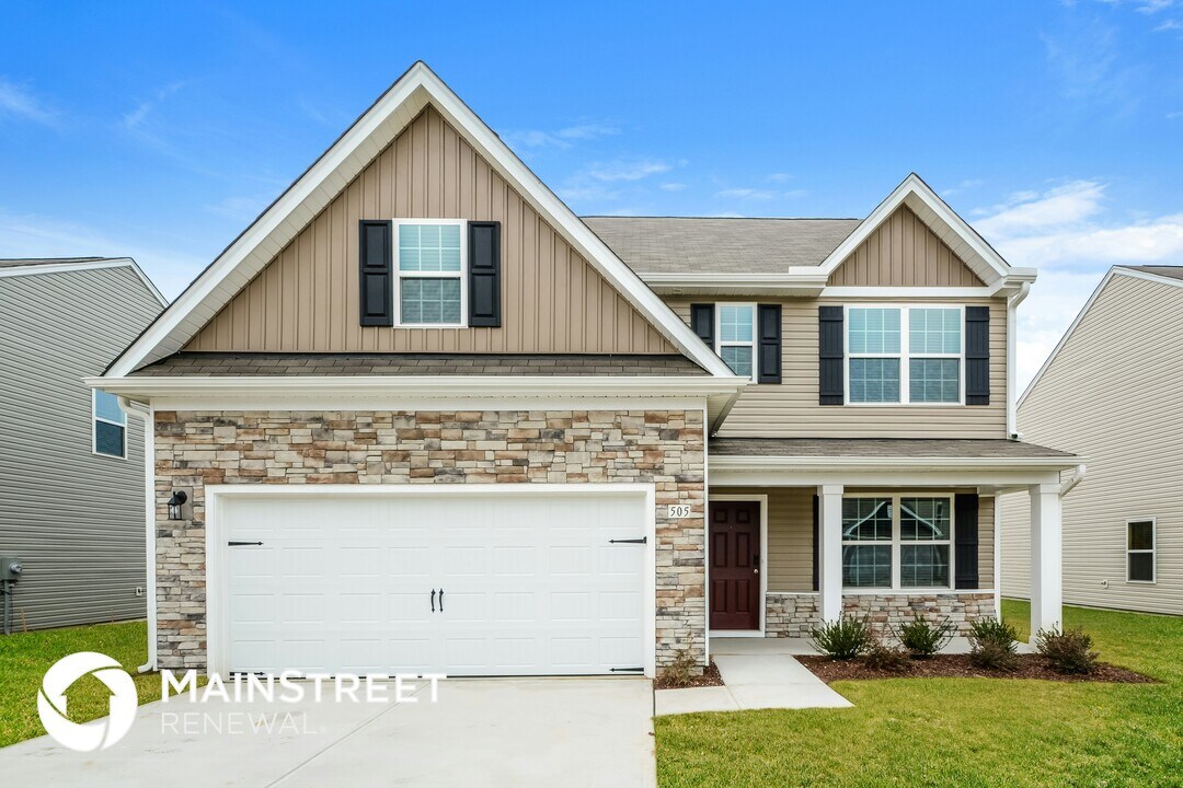 505 Turning Lk Dr in Zebulon, NC - Foto de edificio