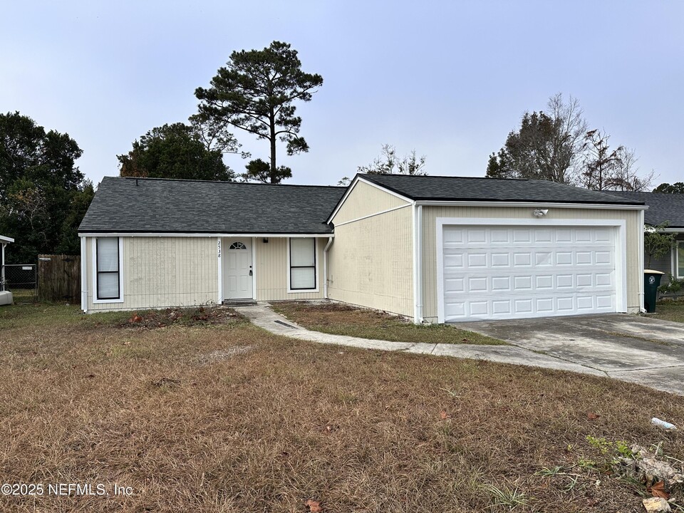 2538 Green Spring Dr in Jacksonville, FL - Building Photo