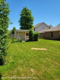 1309 Newbury Dr photo'