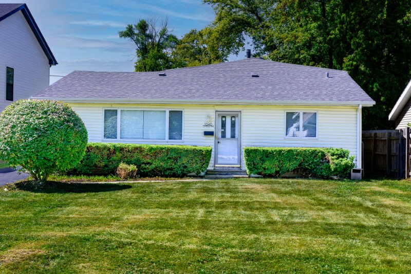 1340 Campbell Ave in Wheaton, IL - Building Photo