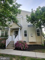 284 Flagstone Rd in Chester Springs, PA - Building Photo