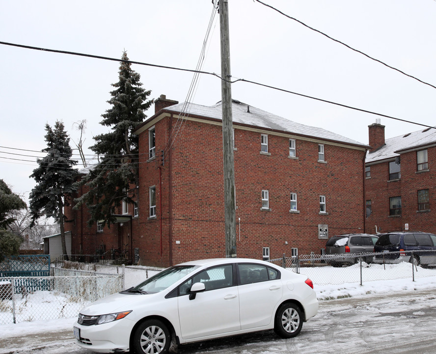 135 Woodward Ave in Toronto, ON - Building Photo