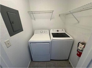5136 Park Central Dr, Unit 212 in Orlando, FL - Building Photo - Building Photo