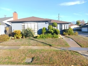 6012 S Kings Rd in Los Angeles, CA - Building Photo - Building Photo