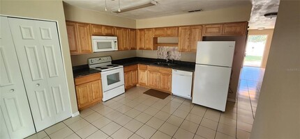 601 Orange Ave in Port Orange, FL - Building Photo - Building Photo