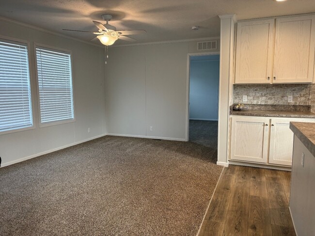 1961 Winter Park Dr in Ankeny, IA - Foto de edificio - Building Photo