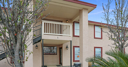 The Palm Tree Apartments in San Antonio, TX - Building Photo - Building Photo