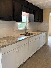 21818 Virginia Dr in Astor, FL - Building Photo - Building Photo