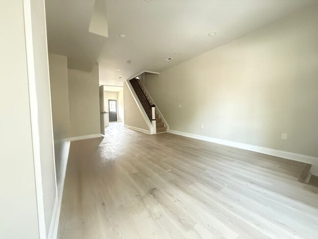 29 N Ellwood Ave in Baltimore, MD - Building Photo - Building Photo