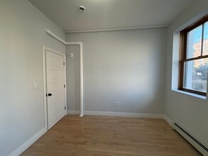 284 Chelsea St, Unit 1 in Boston, MA - Building Photo - Building Photo