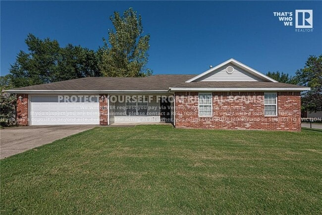 property at 1011 S Colonial Dr