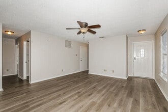 8561 Bluff Point Dr in Indianapolis, IN - Building Photo - Building Photo