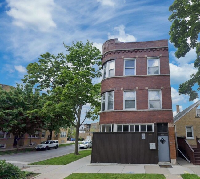 property at 3900 N Christiana Ave