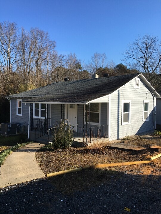 22 Burlington Ave in Gastonia, NC - Building Photo