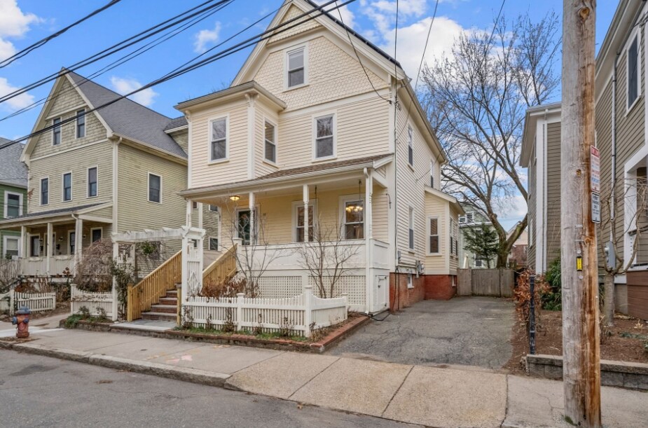 30 Gorham St in Somerville, MA - Foto de edificio