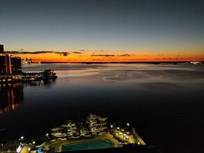 825 Brickell Bay Dr in Miami, FL - Building Photo - Building Photo