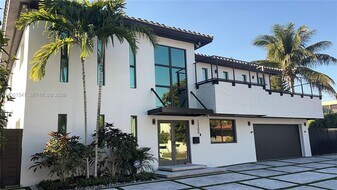 13300 Biscayne Bay Terrace in North Miami, FL - Building Photo